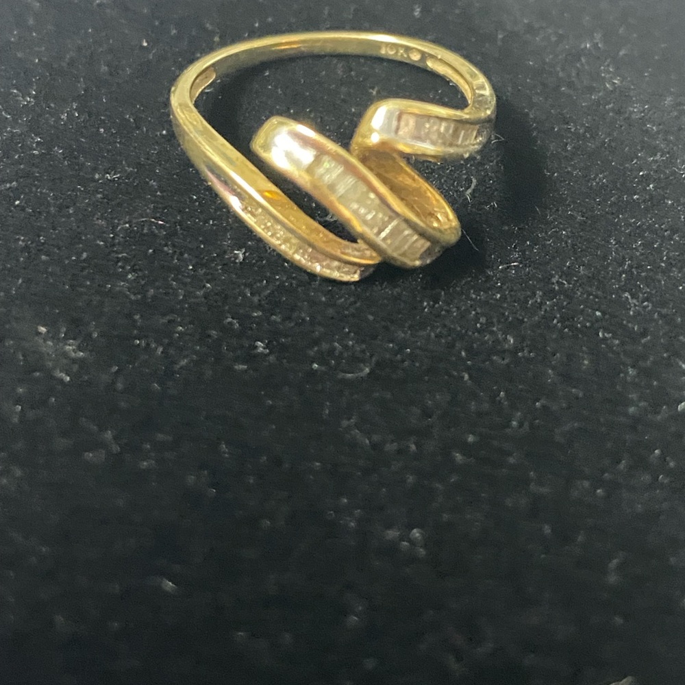 10K Gold Ring With Diamonds size 7 Jewelry Marked Stamped Tested Weight 2.25